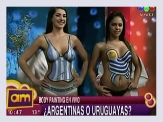 Valeria Degenaro and Pamela Paiva en bodypainting - argentina, tetas, paiva