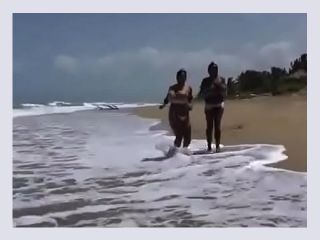 Peitao grande na praia Angra dos reis - big tits, brasil, piranhas