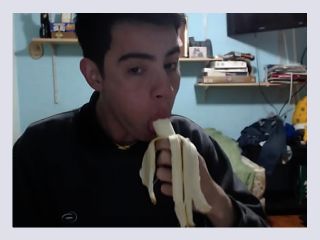 COMIENDO BANANA Y CONTANDO COSAS - teen, latina, banana