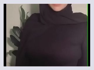 Sarrah Big boobs - milf, big boobs, melayu