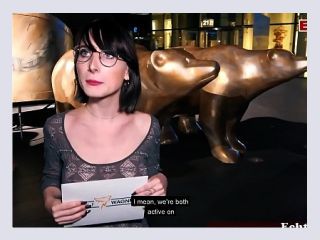 Deutsche Studentin macht Sextreffen in Berlin auf der Strasse - petite, skinny, young