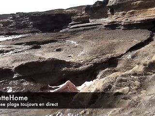 Masturbation en direct cam de la plage avec ma copine