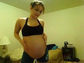 Pregnant girl dances 4