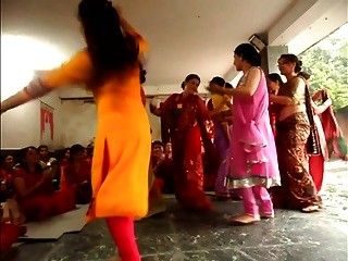 Sexy nepali moms dance