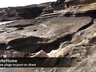  masturbation a la plage avec amatrice francaise en francais