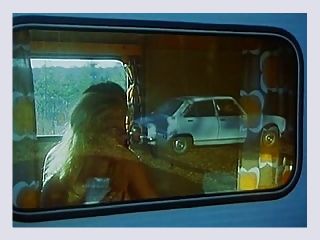Brigitte Lahaie in Scene 2 Autostoppeuses en chaleur 1978