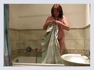 Horny soninlaw bangs busty granny after shower