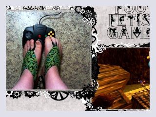Sexy Gamer Girl Playing Banjo Kazooie With Her Feet pt 2