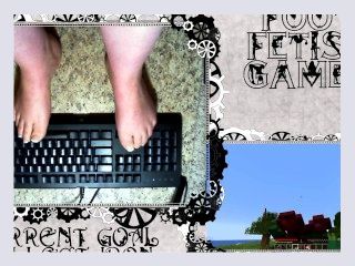 Sexy Feet Playing Minecraft