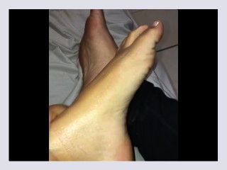 Foot rub on size 10 female feet