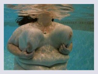 Mrs underwater 006 4k