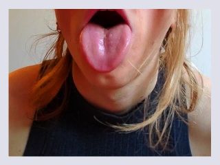 Blonde Tgirl Practices Cocksucking Then Cums