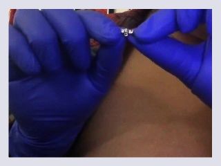 How to change your nipple piercing 