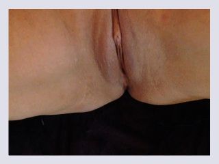 BIG MATURE PUSSY lips hang out for your cock wsmoking