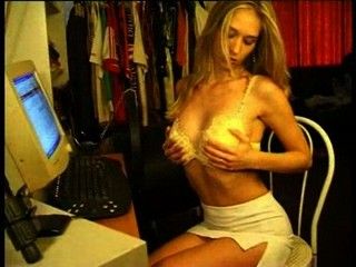 Getting horny in front of computer