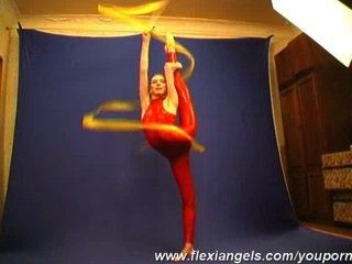Russian Ballerina Maria showing flexi