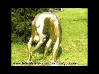 Flexible golden bodypainted Jenny