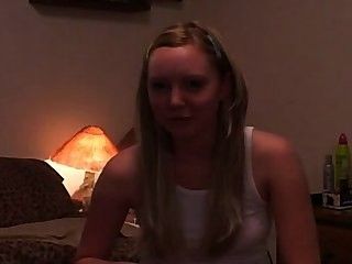 Webcam blond playing